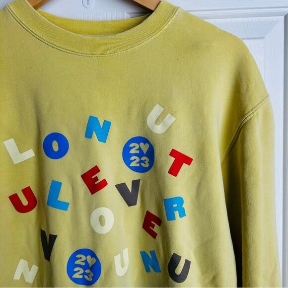 Harry Styles 2023 Official Love on Tour Yellow Sweatshirt - Picture 3 of 4
